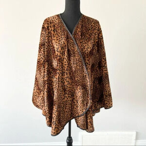 Marallis Collection Leopard Print Poncho Cape